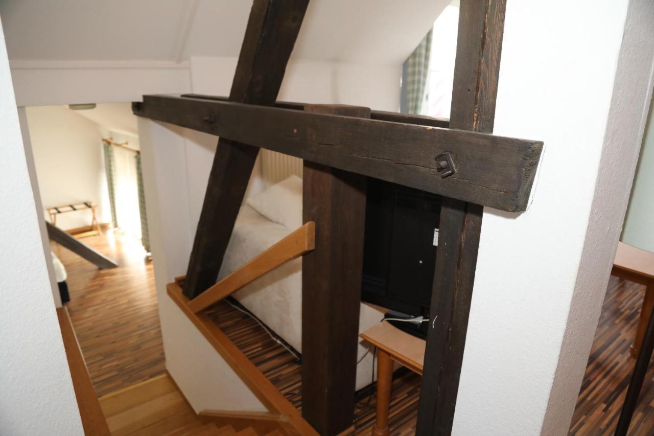 Hotel Goldener Adler Garni Hallstadt Bagian luar foto
