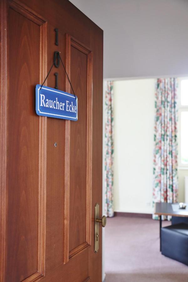 Hotel Goldener Adler Garni Hallstadt Bagian luar foto