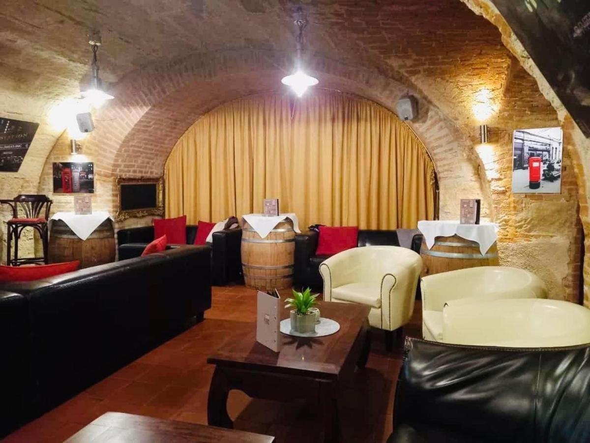 Hotel Goldener Adler Garni Hallstadt Bagian luar foto