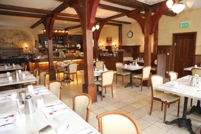 Hotel Goldener Adler Garni Hallstadt Bagian luar foto