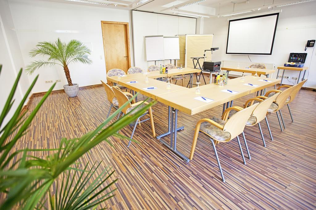 Hotel Goldener Adler Garni Hallstadt Bagian luar foto