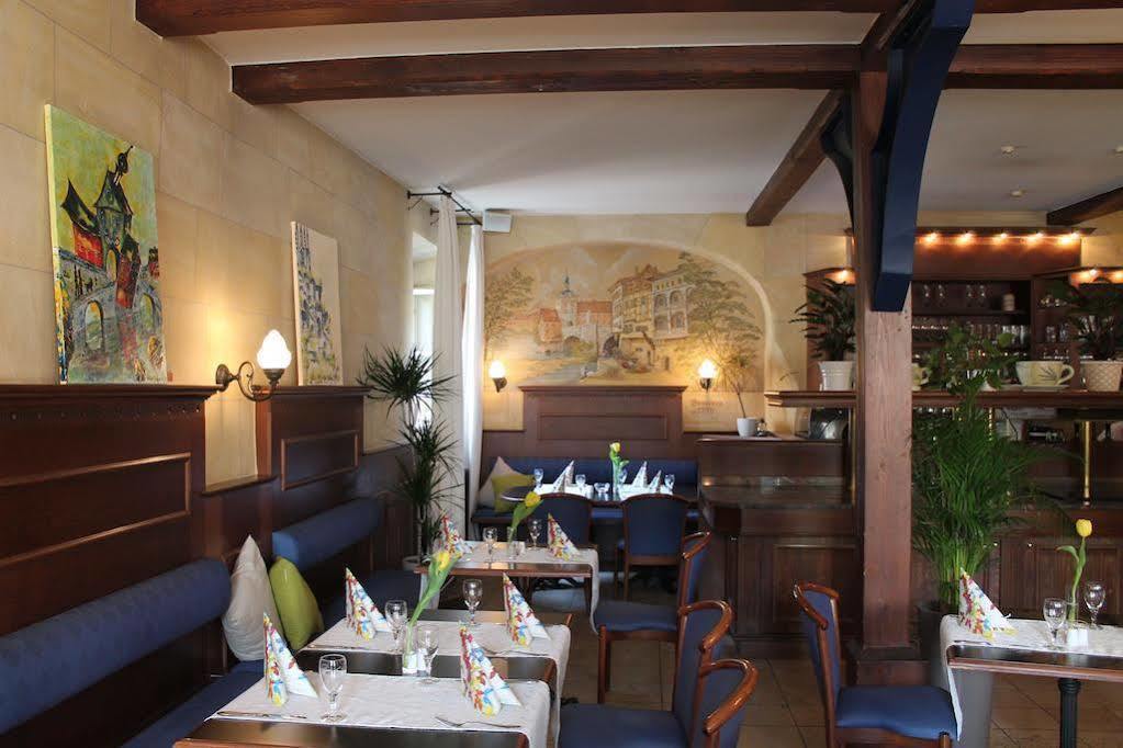 Hotel Goldener Adler Garni Hallstadt Bagian luar foto