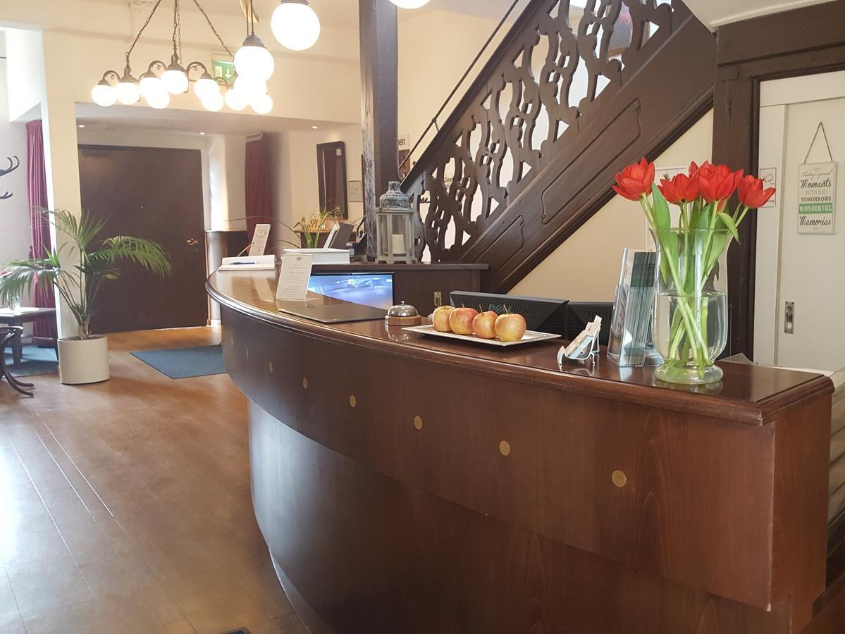 Hotel Goldener Adler Garni Hallstadt Bagian luar foto